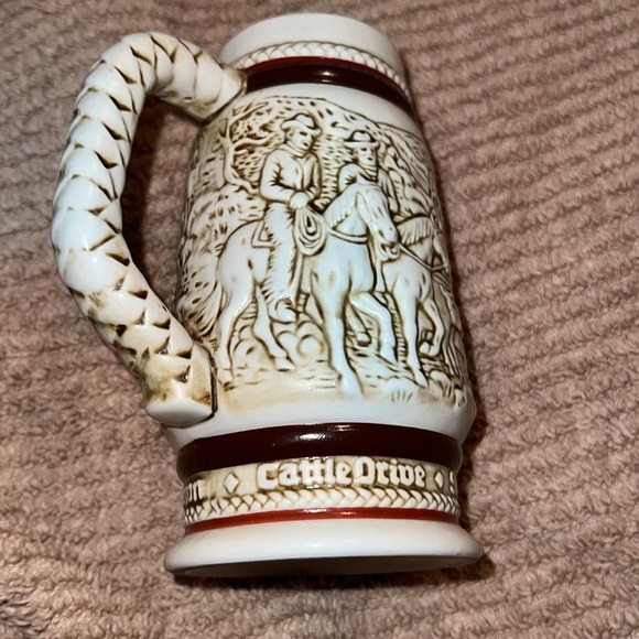 Avon Beer Small Mug Steins set of four (4) - Picture 4 of 14